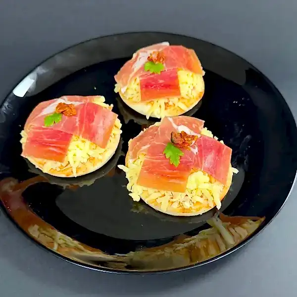 Mini Pizza Jamón Serrano